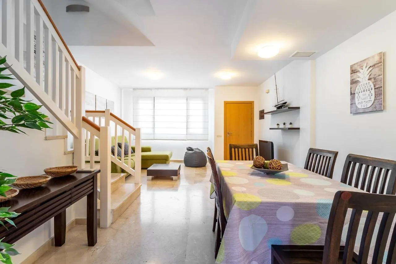 Сasa de vacaciones Villa Flatguest San Fernando + 4Bdr + Terrace + Parking San Bartolomé