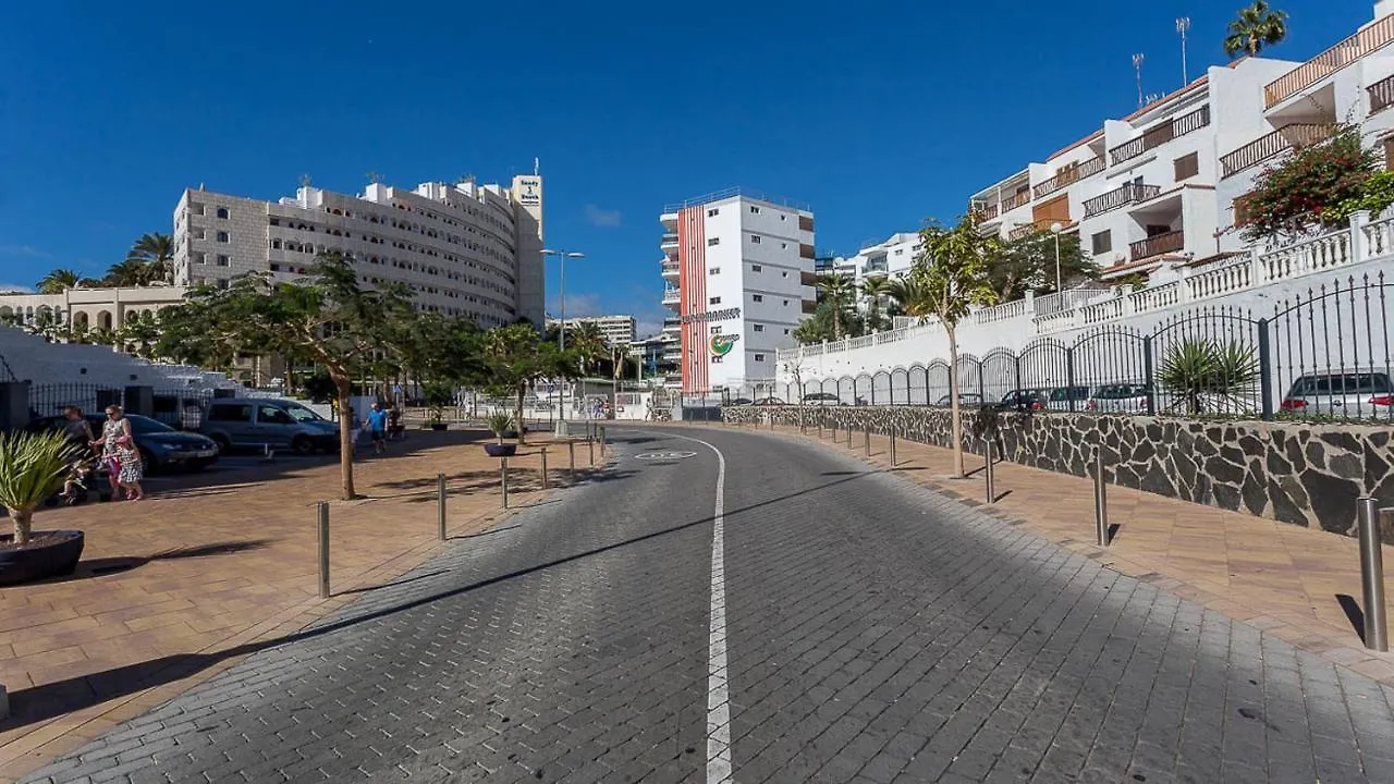 Flatguest San Fernando + 4Bdr + Terrace + Parking Villa San Bartolomé Semesterbostad