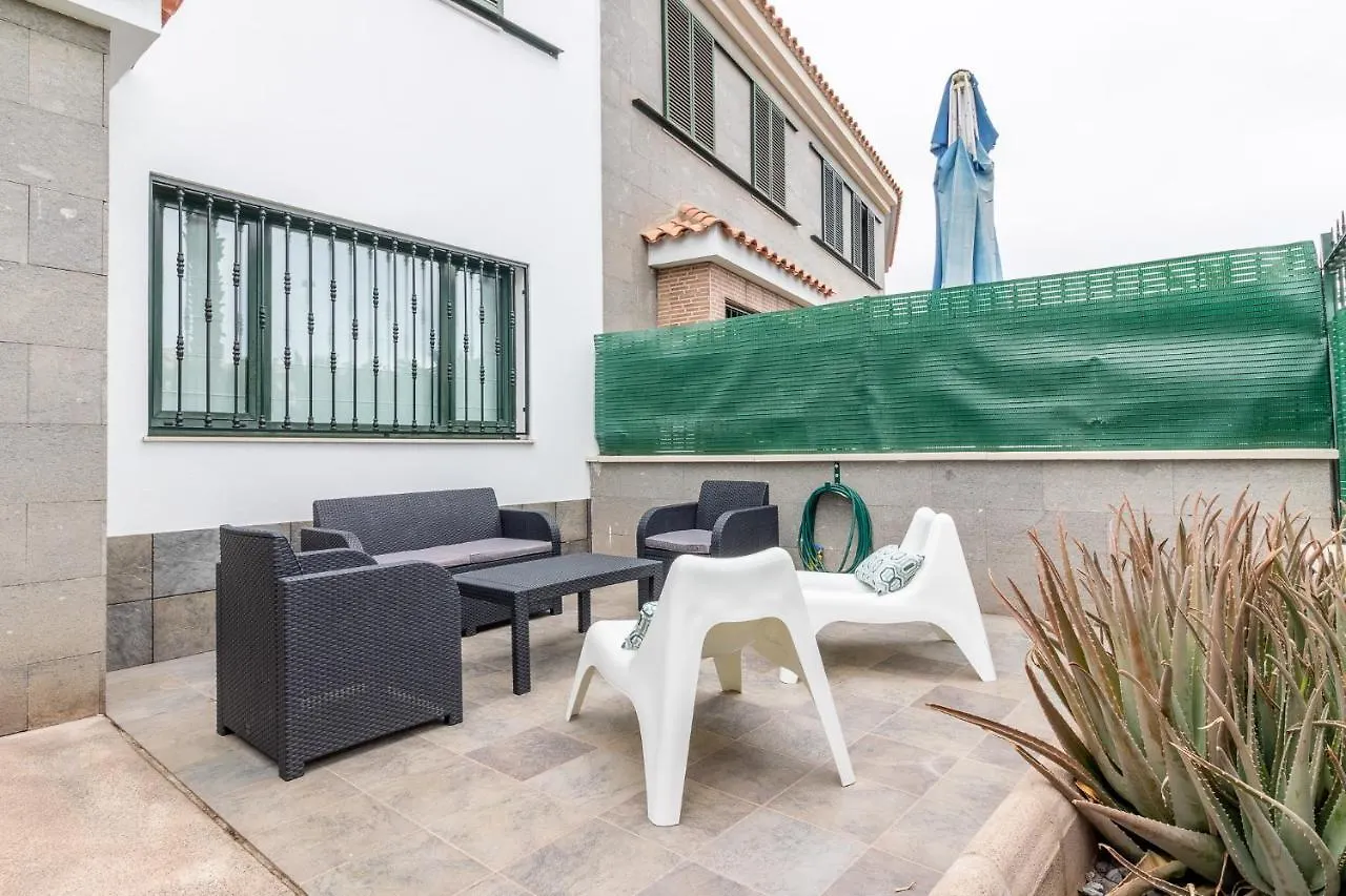 Flatguest San Fernando + 4Bdr + Terrace + Parking Villa San Bartolomé Semesterbostad