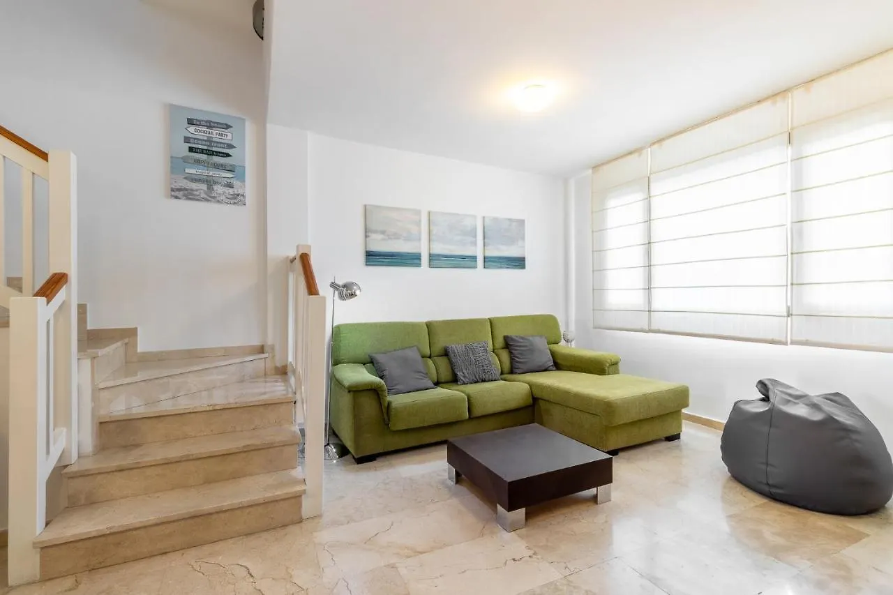 Flatguest San Fernando + 4Bdr + Terrace + Parking Villa San Bartolomé Semesterbostad